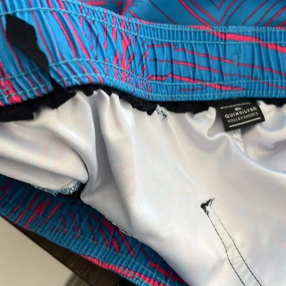 Quiksilver Volley Shorts Pink Blue Geometric Elastic Waist Casual Swim Hybrid L